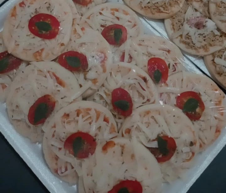 Mini Pizzas Baby - Pacote com 12 un (Até 3 sabores)